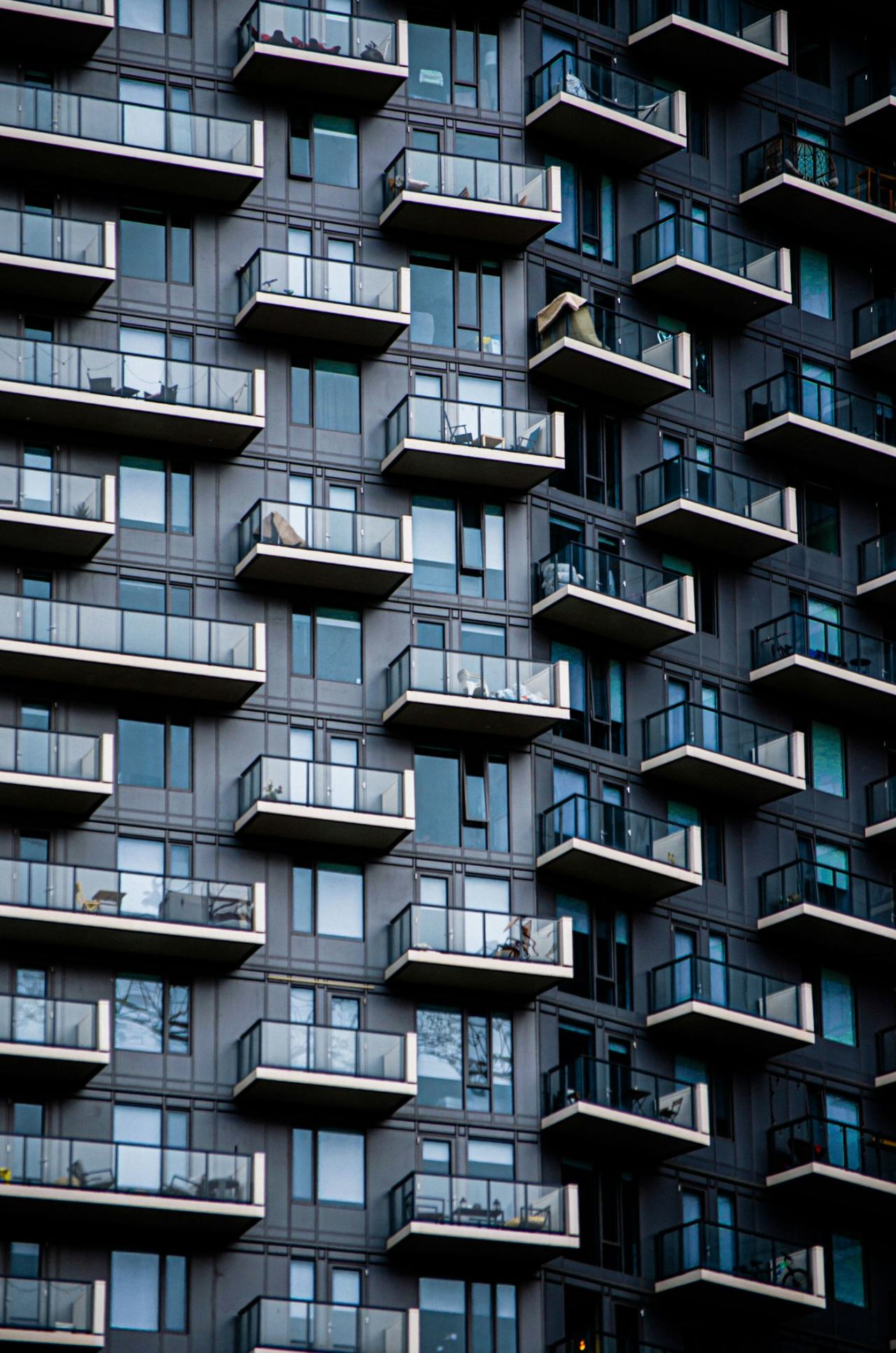 Bashundhara Twin-Balcony Flat